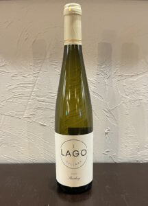 bottle of Lago Cellars Natural Riesling